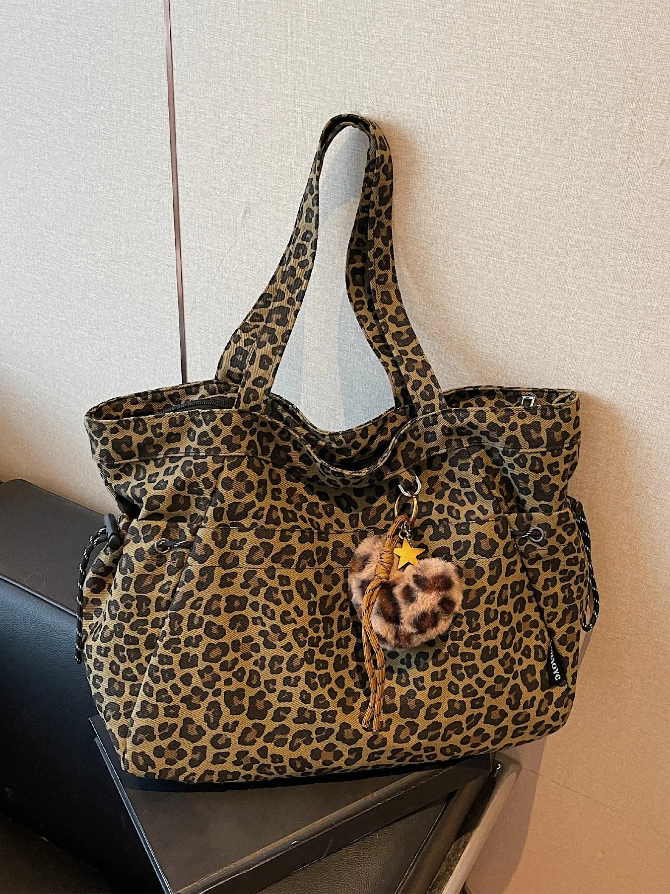 Leopard Print Plush Pendant Bag, Large Capacity Fashion Tote Bag for Work & Daily Use, Versatile Bag, Single Shoulder Crossbody Design, Stylish Bag, High Quality Bag, Fashionable Bags