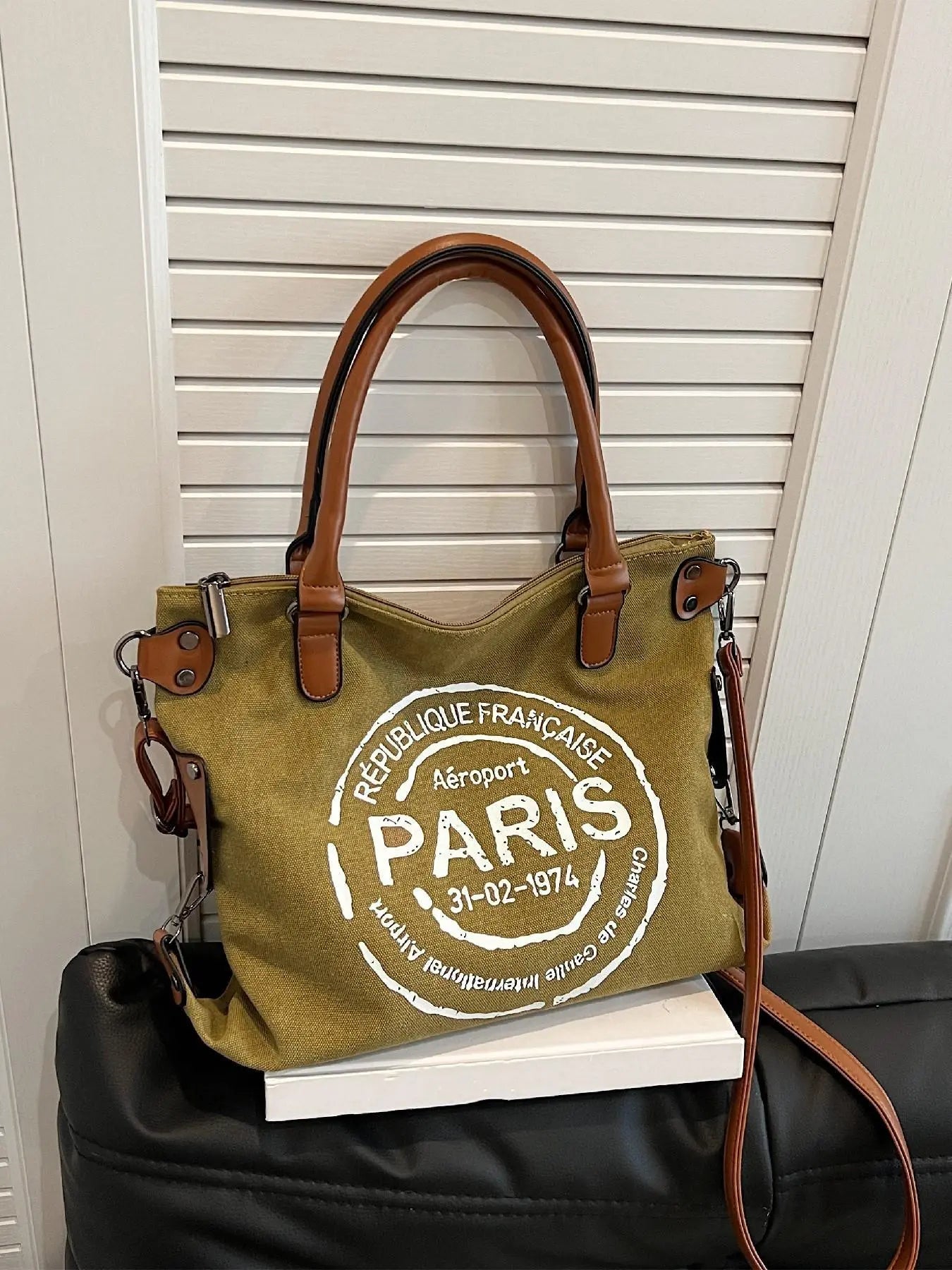 Fashionable Letter Print Handbag, Casual PU Leather Zipper Shoulder Bag for Women, Casual Versatile High-Quality Daily Commuting Bag, Trendy Shopping Bag