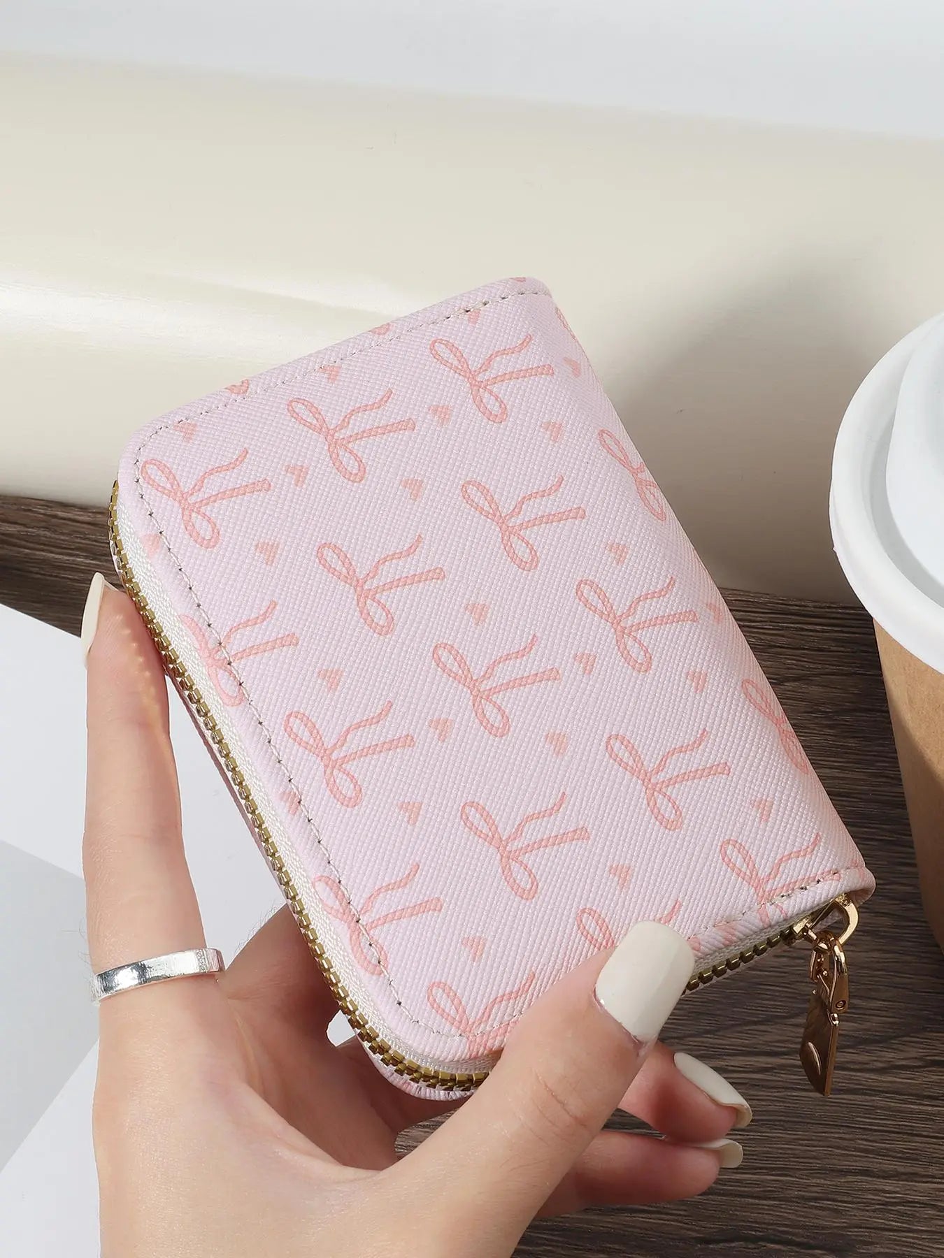 Fashionable Bow Pattern Short Wallet, Lightweight and Elegant Women's Card Bag, Cute Card Holder, Simple and Casual Multi Slot Card Holder, Glossy Card Bag, Credit Card Organizer, Zipper Card Holder, Zipper Card Slots, Card Slots Pocket, Card Storage