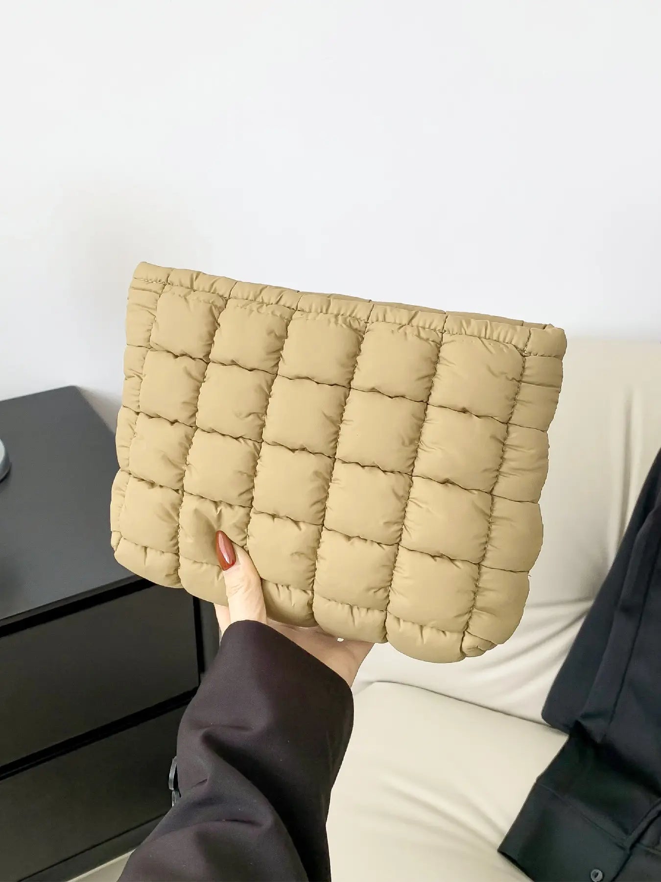 Ladies' fashion quilted plaid convenient makeup bag, casual solid color pleated design lightweight large-capacity storage bag, Portable Cosmetic Bag, Travel Beauty Bag, Cosmetic Travel Bags, Makeup Organizer Pouch, Cosmetic Pouch, Cosmetics Accessories