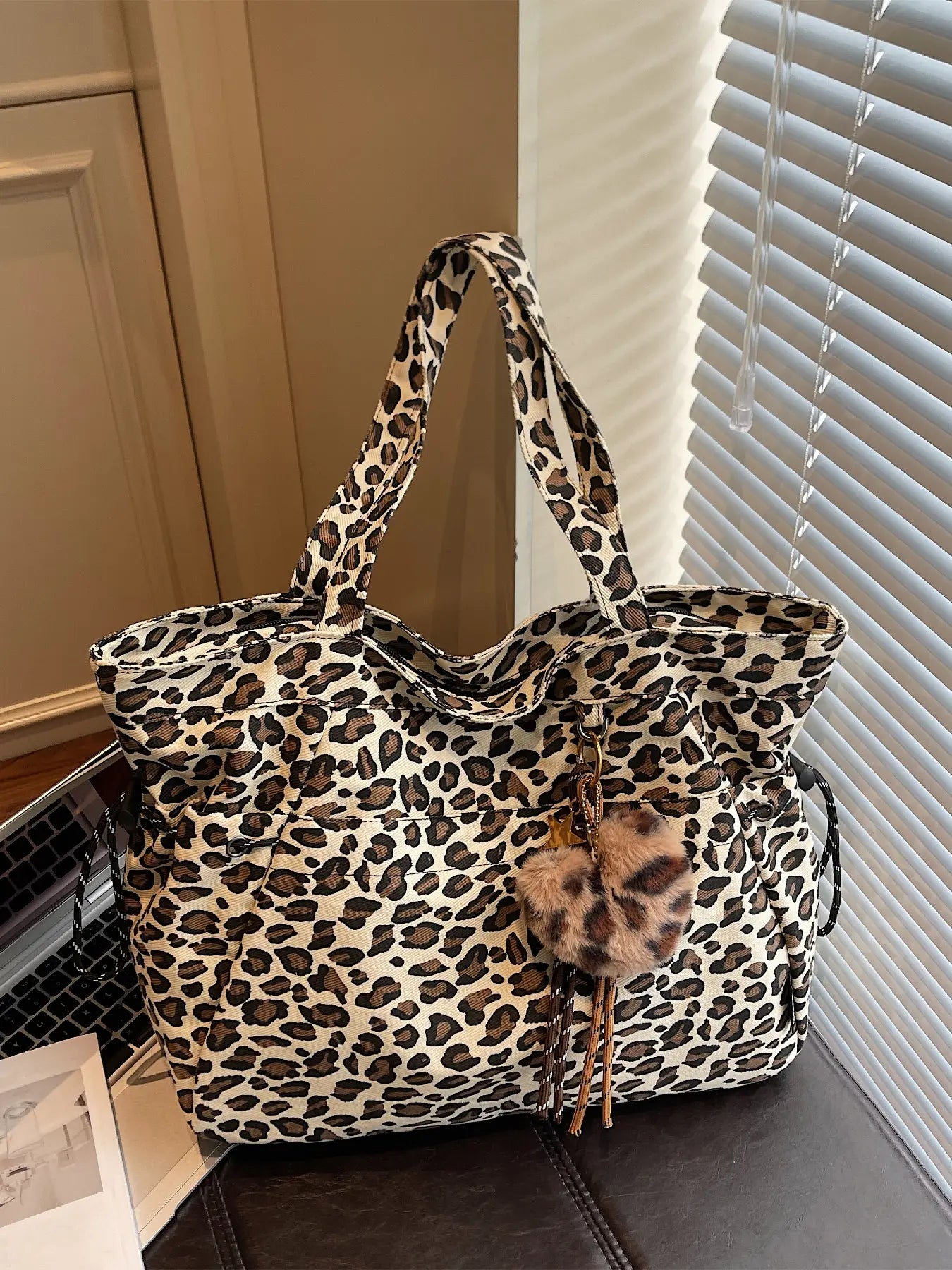 Leopard Print Plush Pendant Bag, Large Capacity Fashion Tote Bag for Work & Daily Use, Versatile Bag, Single Shoulder Crossbody Design, Stylish Bag, High Quality Bag, Fashionable Bags