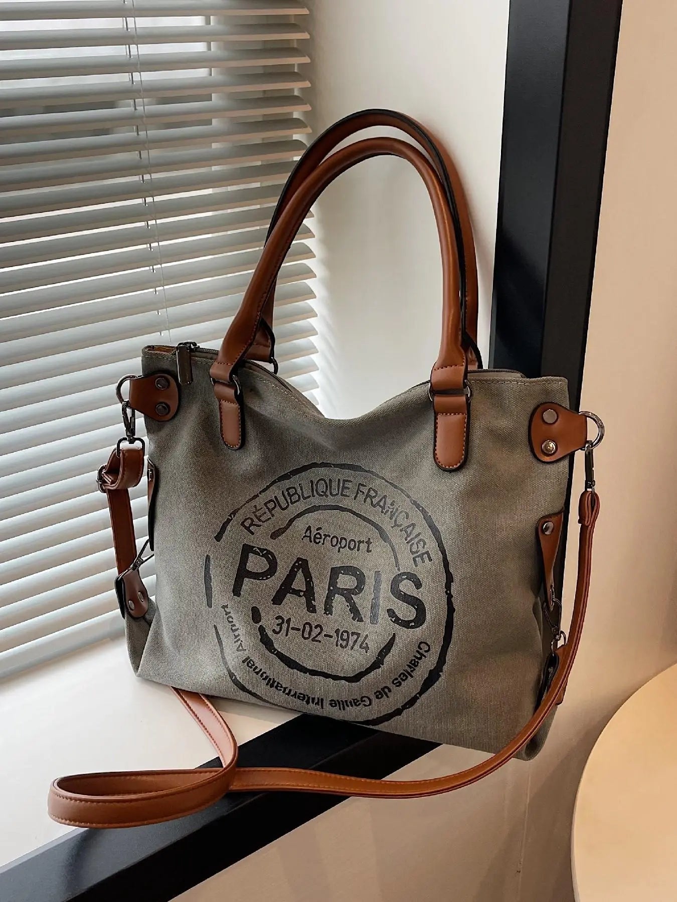 Fashionable Letter Print Handbag, Casual PU Leather Zipper Shoulder Bag for Women, Casual Versatile High-Quality Daily Commuting Bag, Trendy Shopping Bag